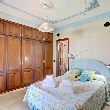 Celia Semesterbostad *