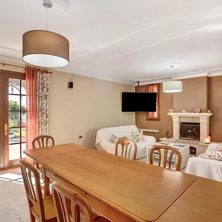 Semesterbostad Celia *