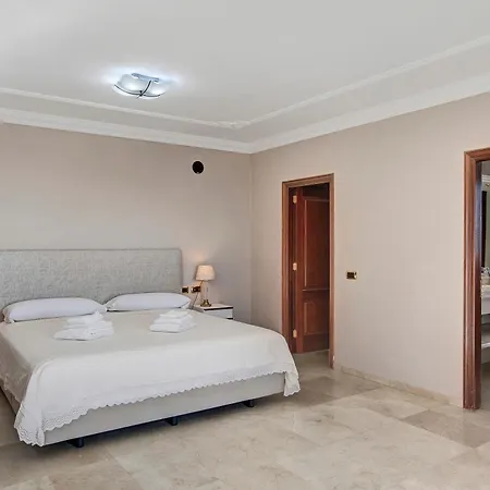 Semesterbostad Celia *